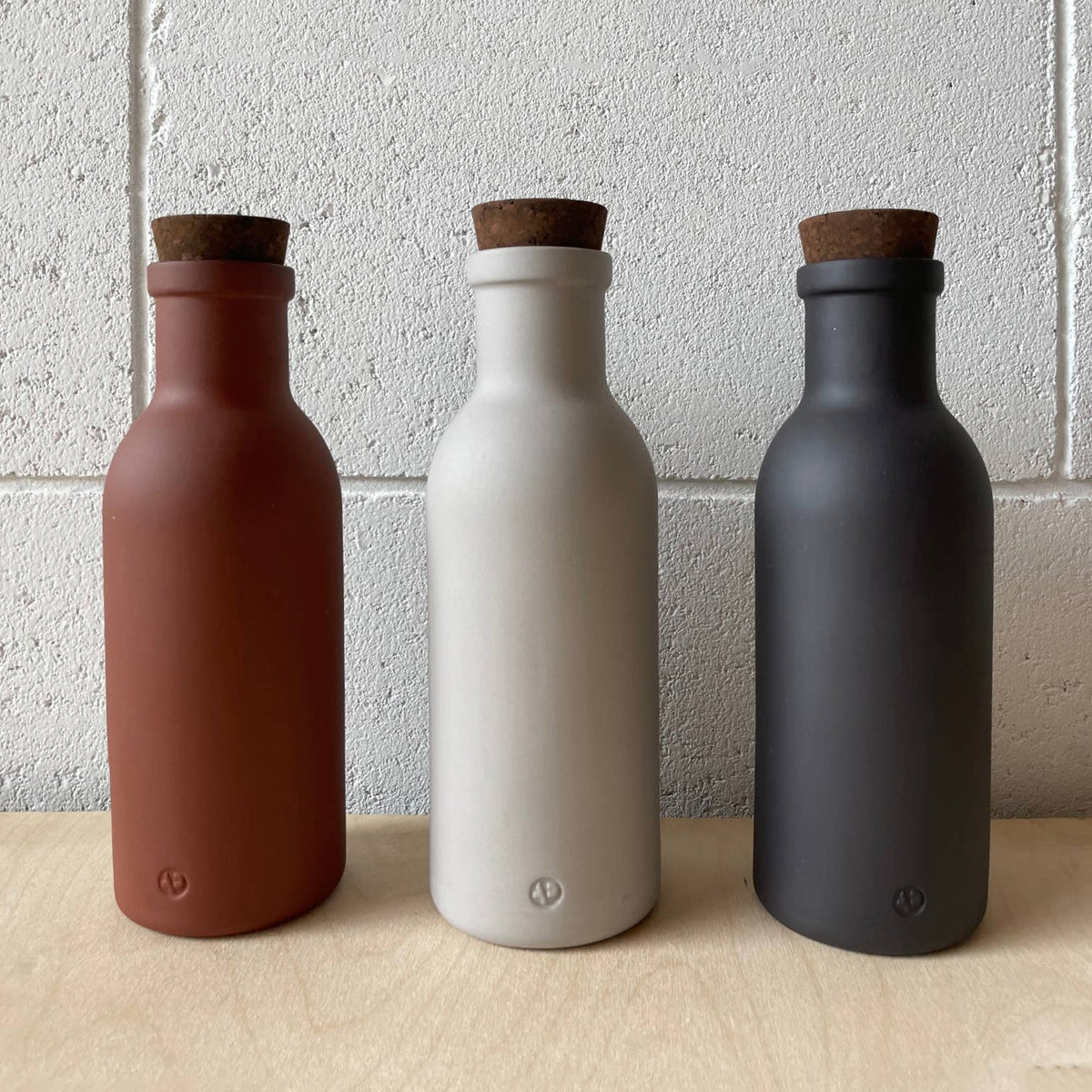 Colombo Porcelain Bottle with Cork | Grey