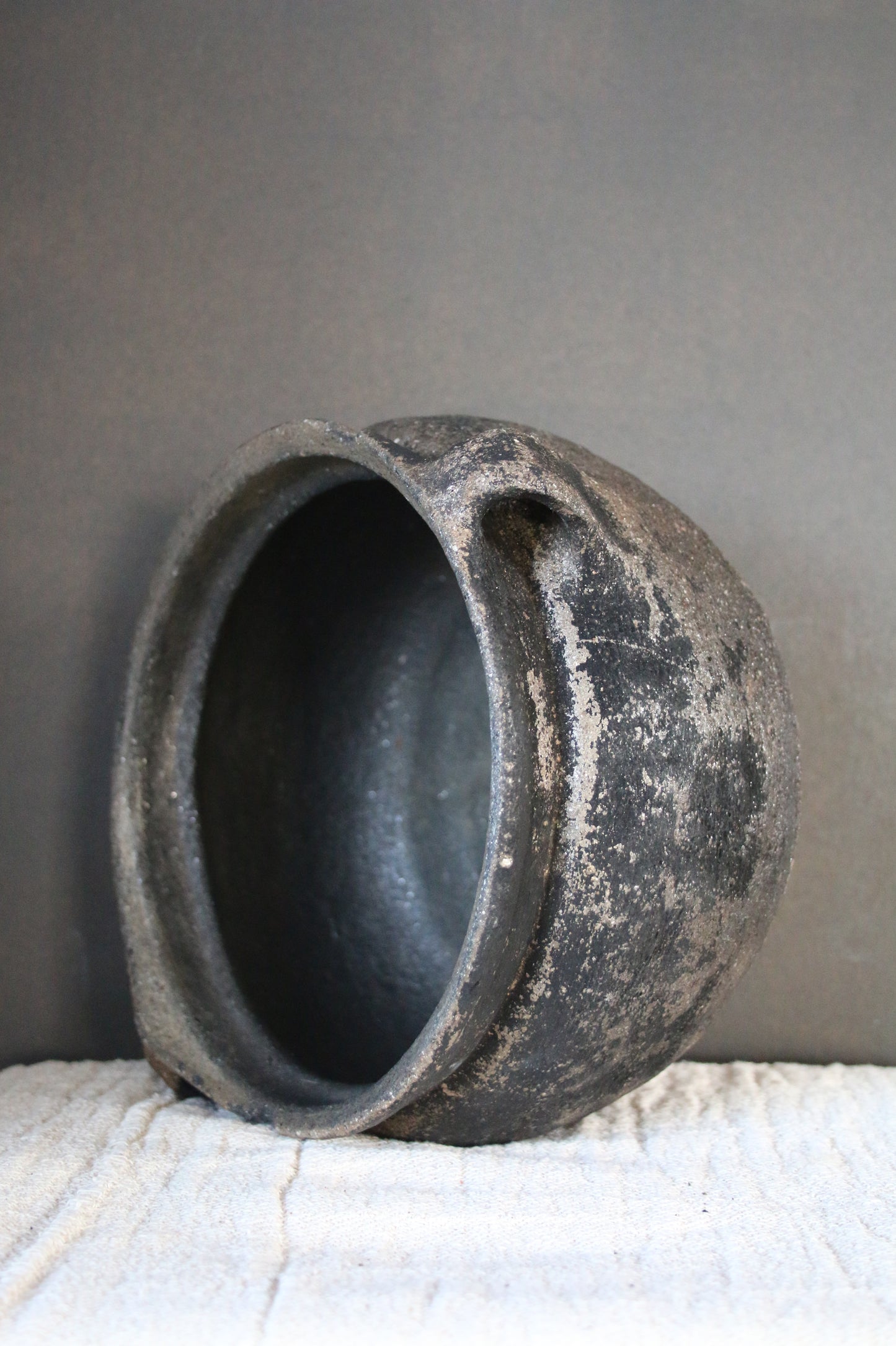 Black Longpi Medium Bowl