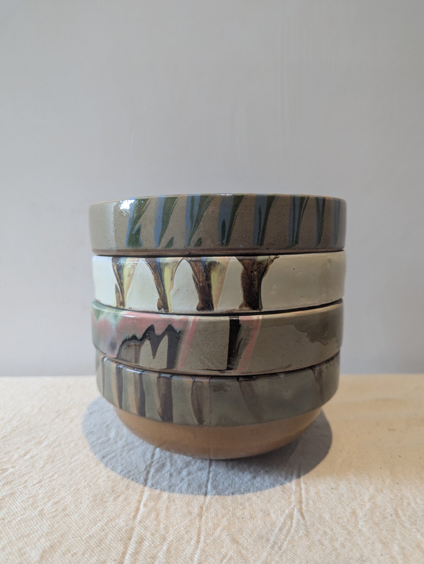 Hand Painted Medium Bowl in Khaki