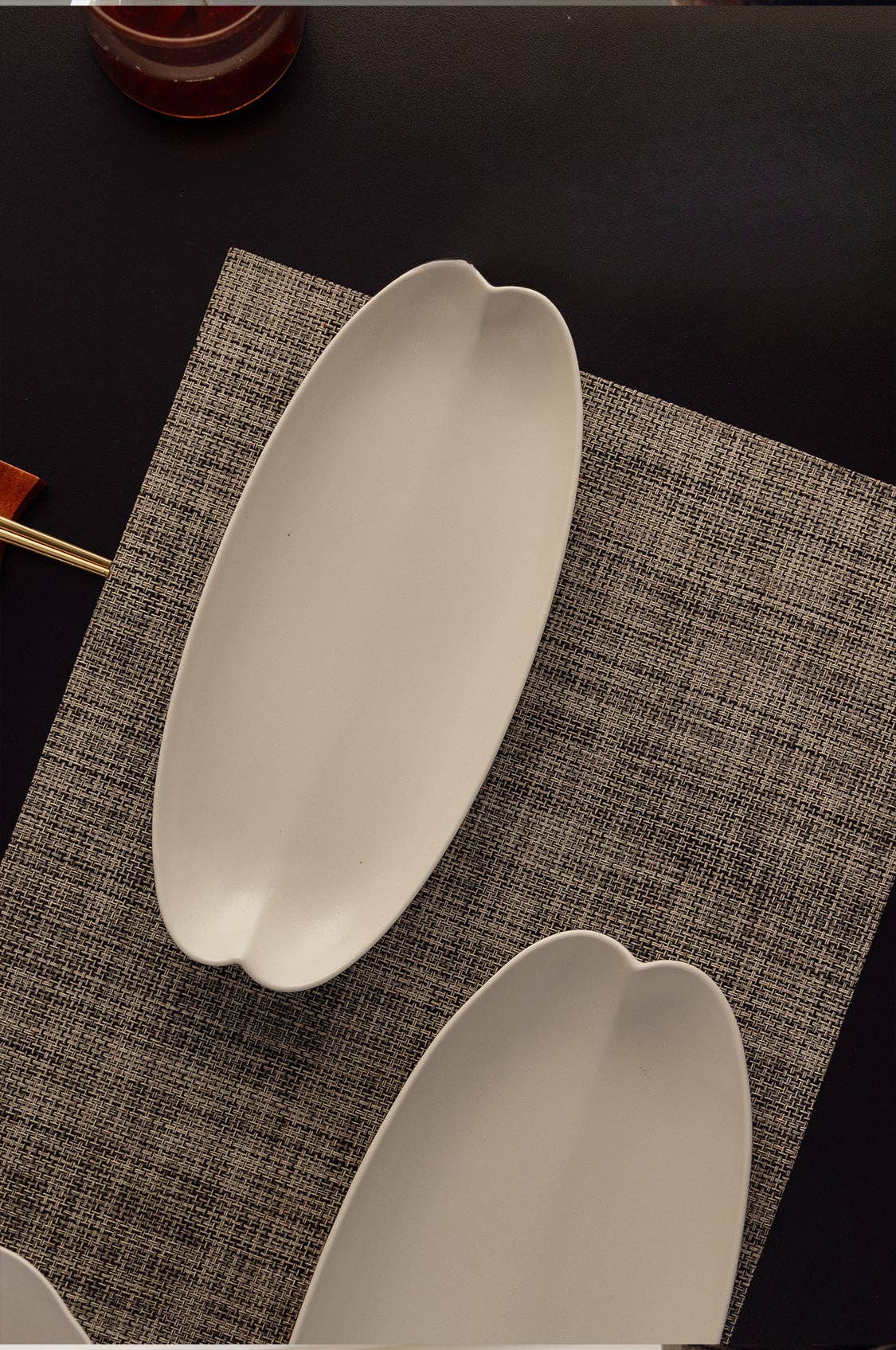 Long Kwai Kou Plate | Matte Beige