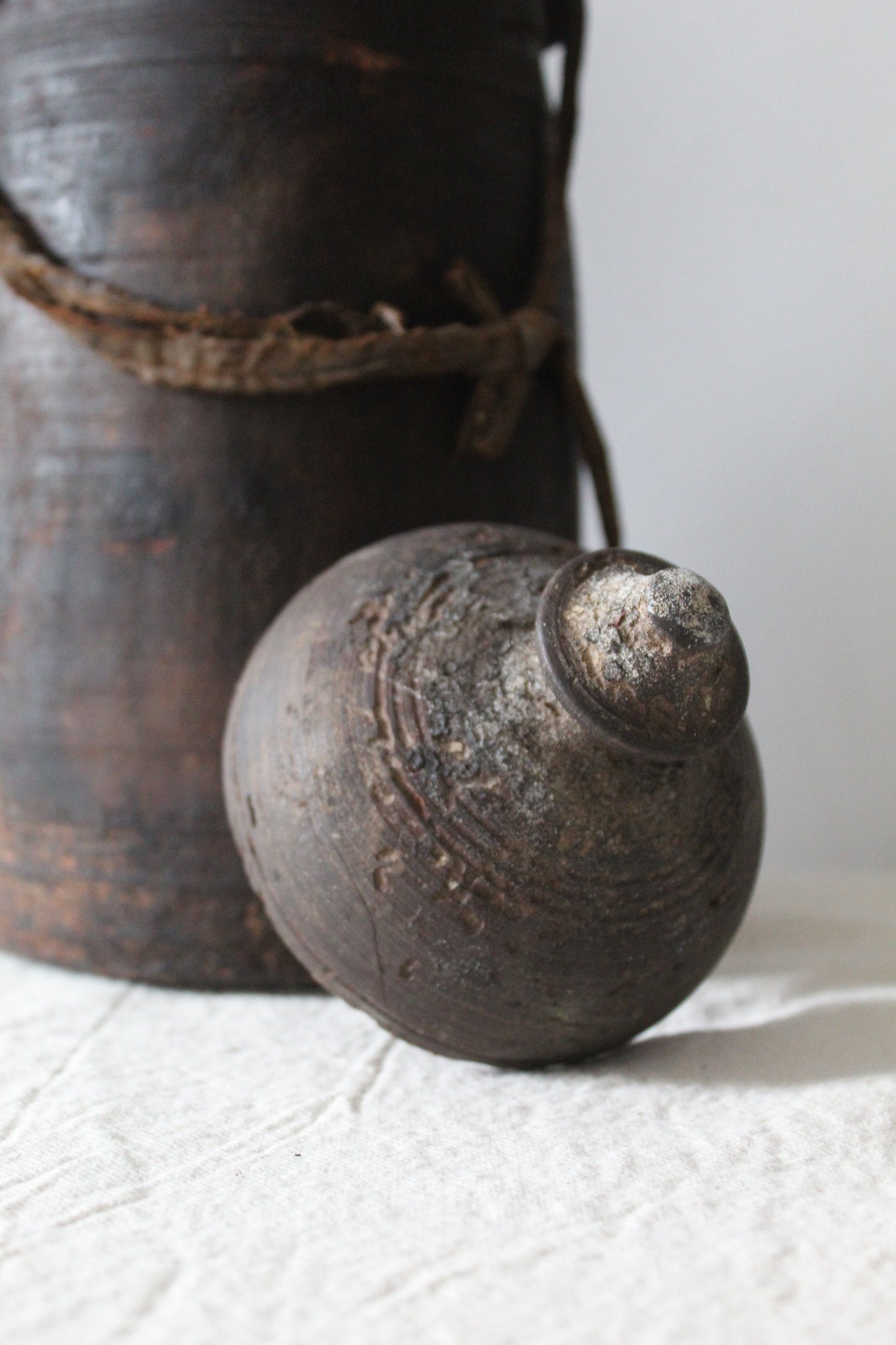 Himalayan Urn with Lid | Large