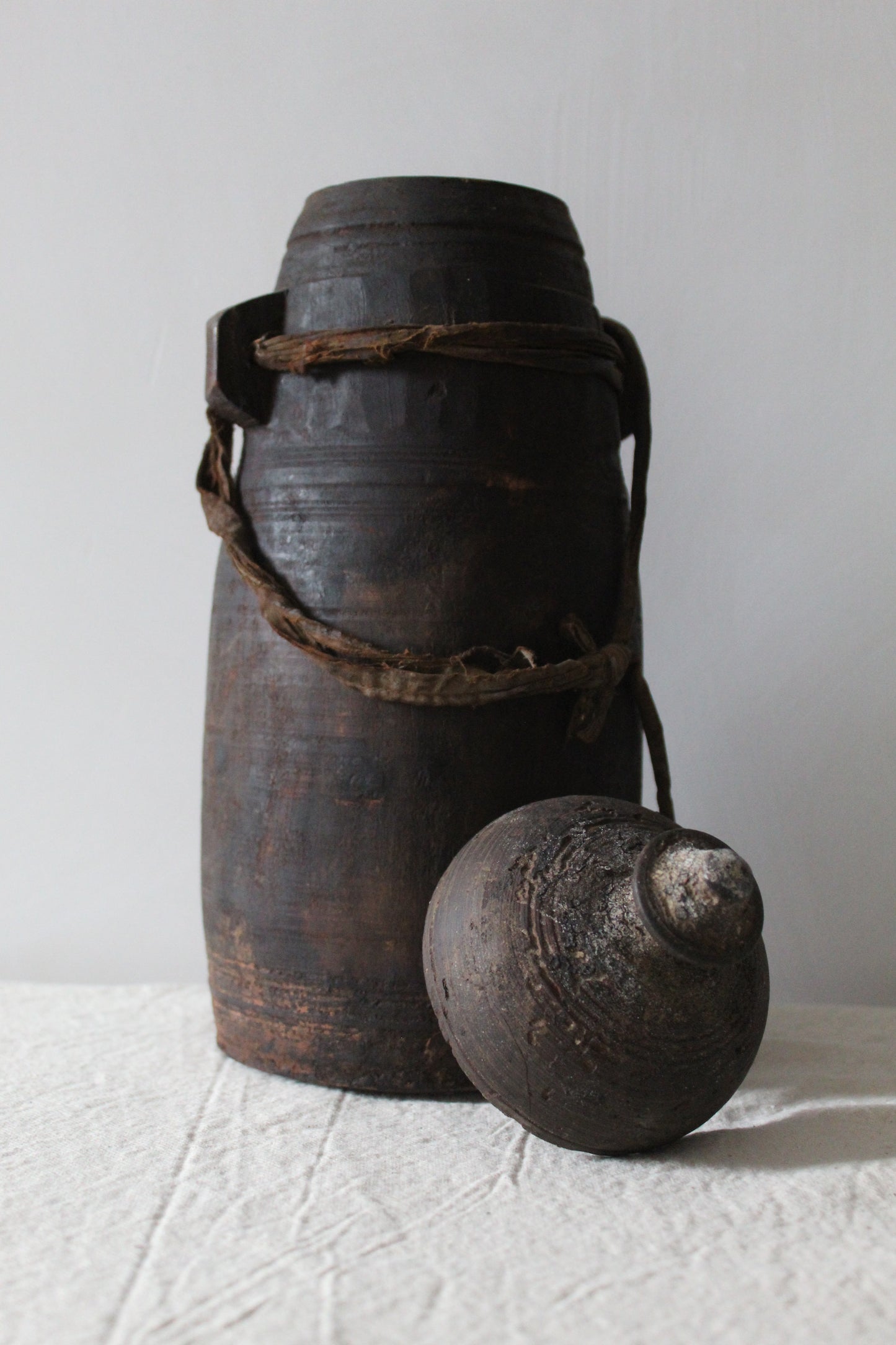 Himalayan Urn with Lid | Large