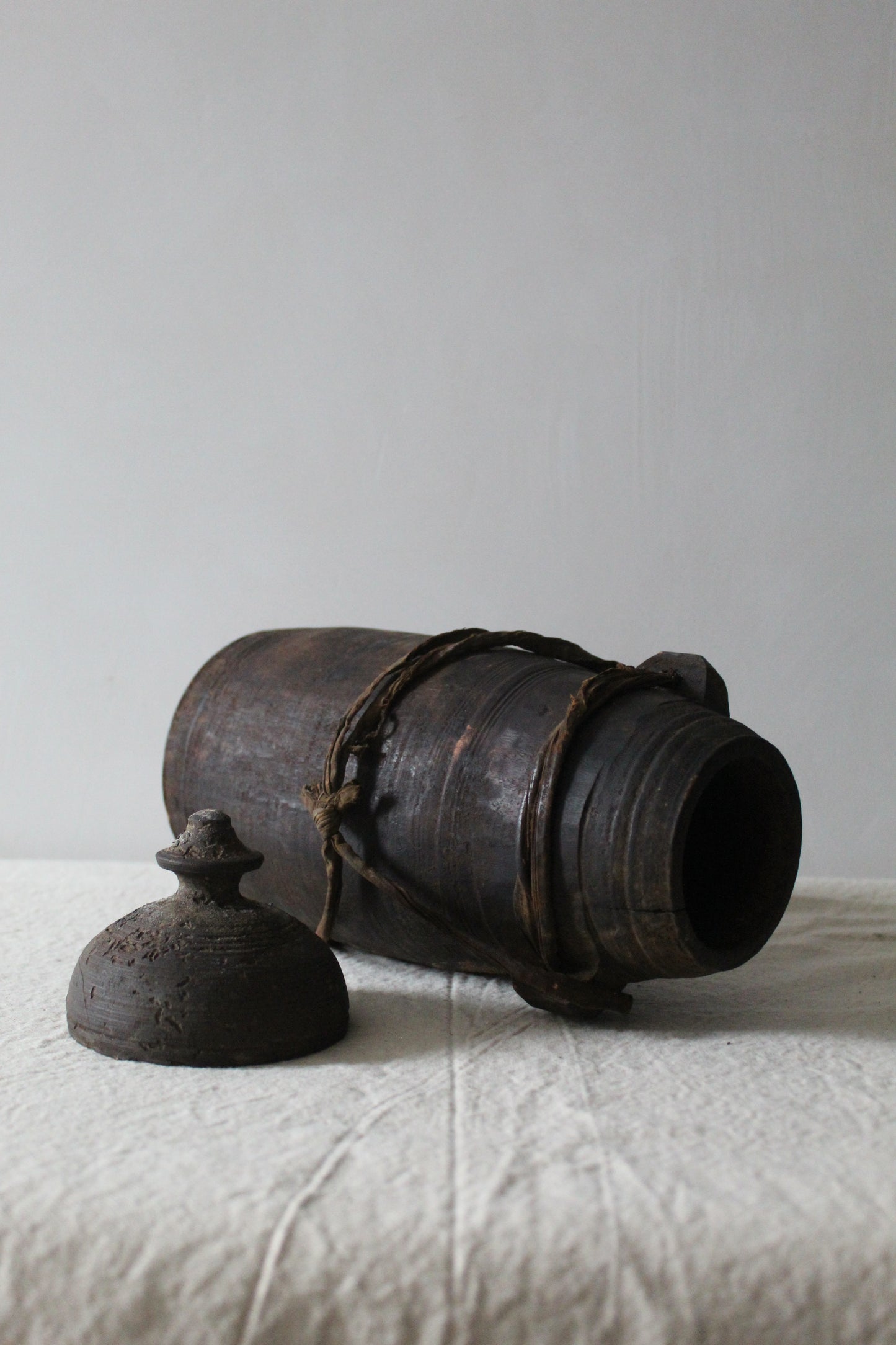Himalayan Urn with Lid | Large