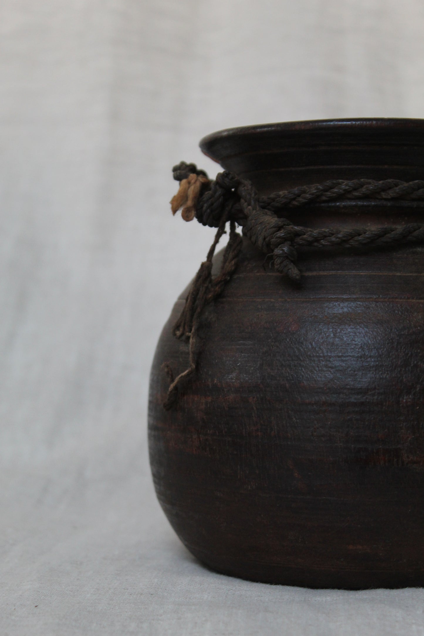 Round Wooden Vase with Rope Handle
