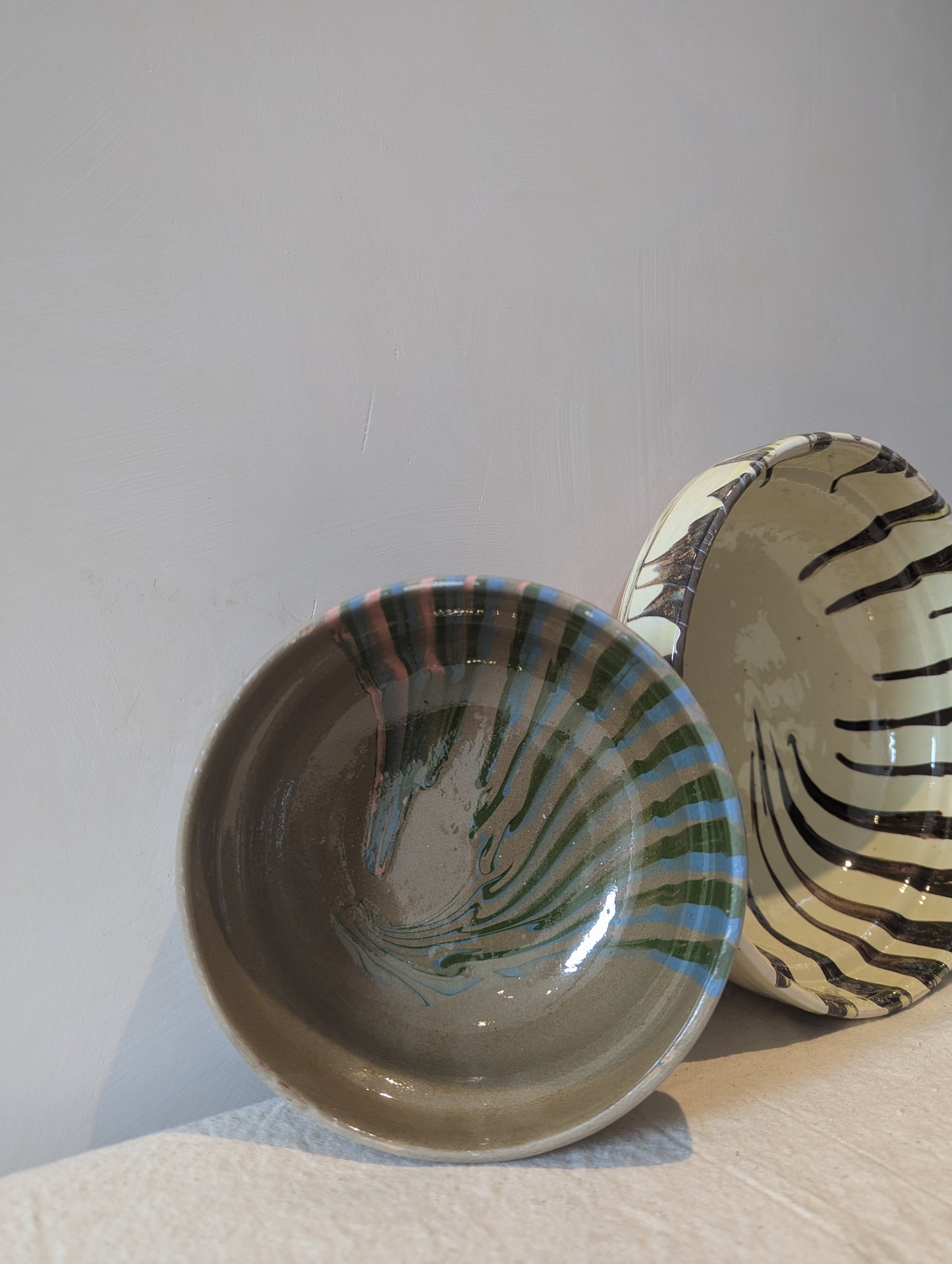 Hand Painted Medium Bowl in Khaki