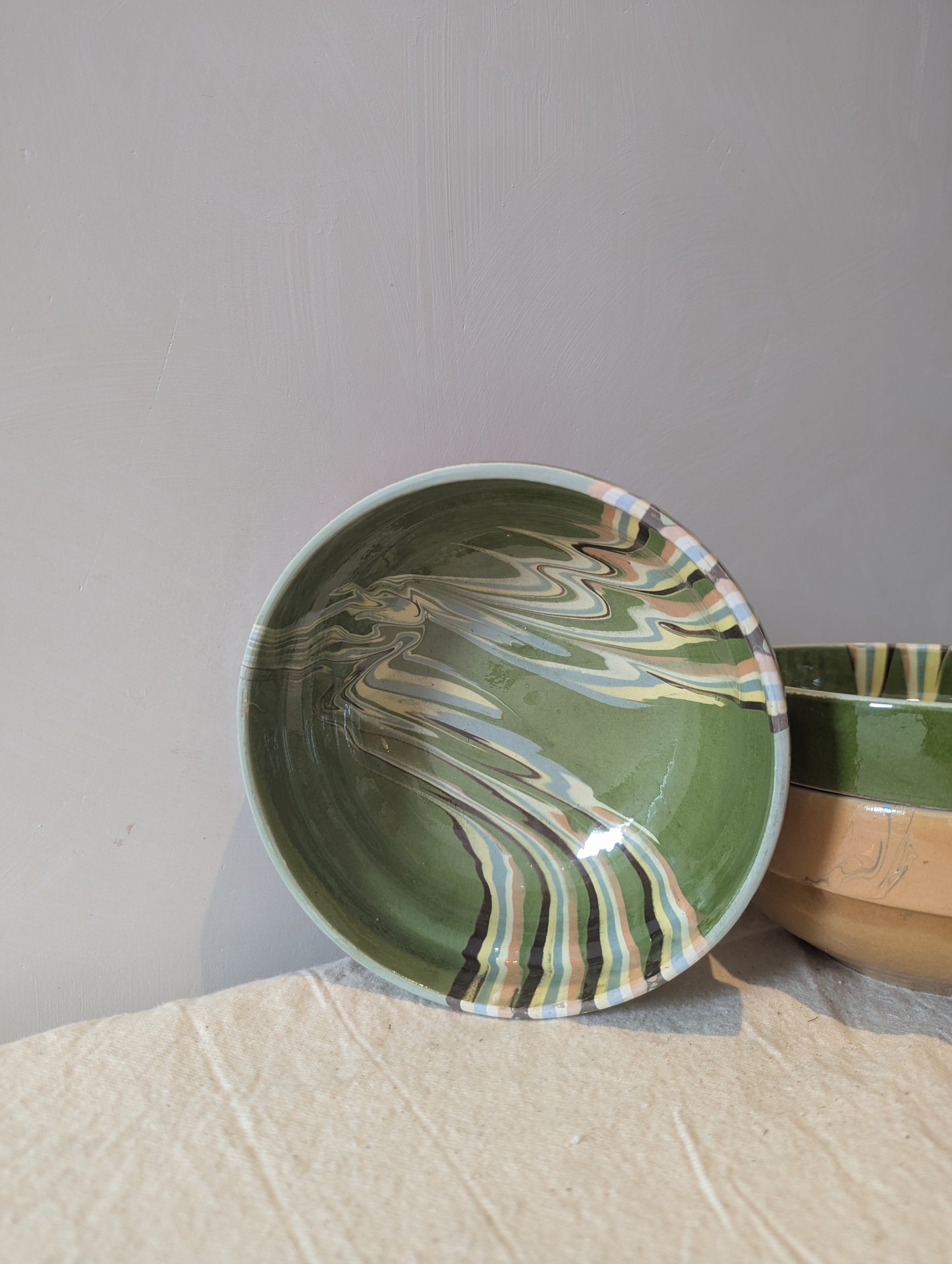Hand Painted Medium Bowl in Avocado