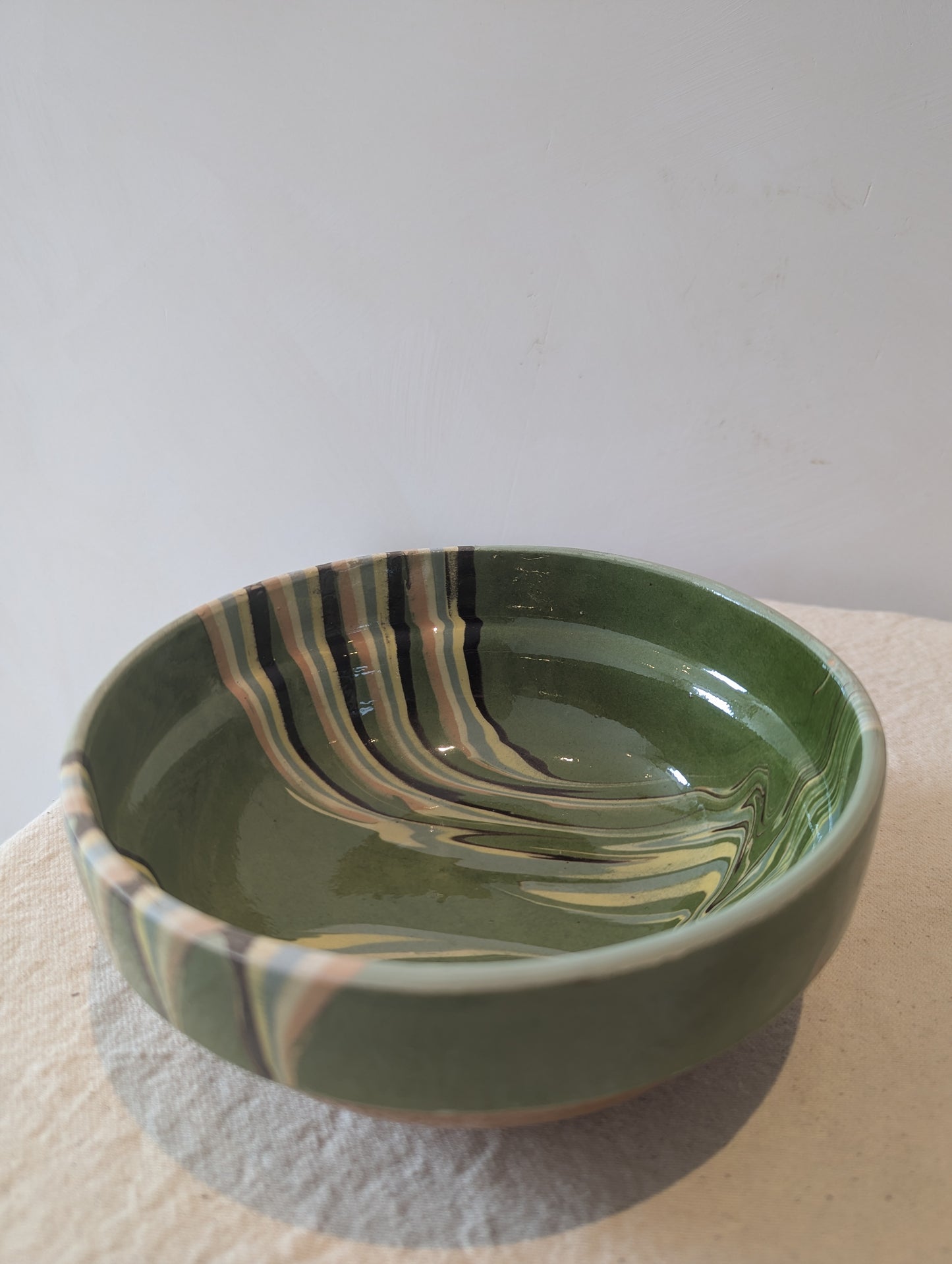 Hand Painted Medium Bowl in Avocado