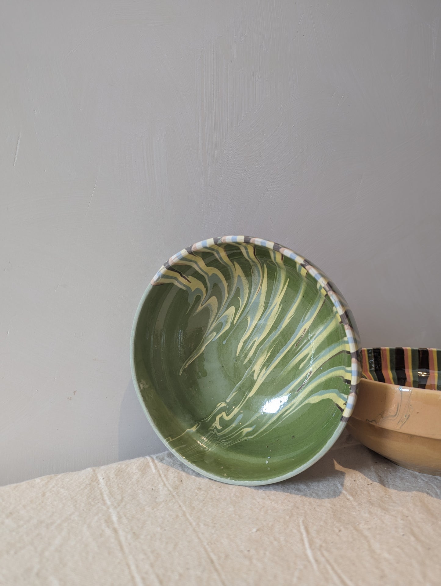 Hand Painted Medium Bowl in Avocado