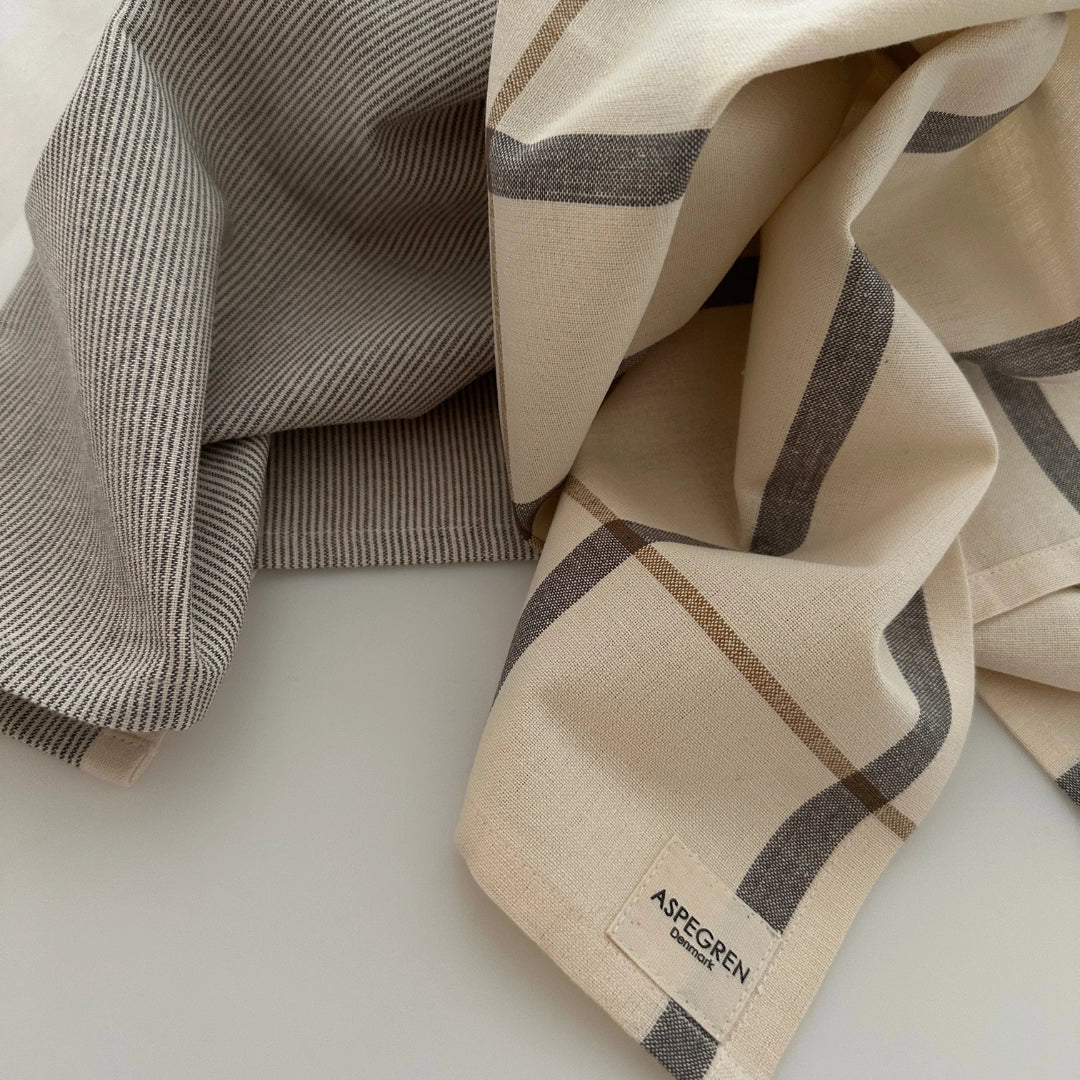Strada Pepper Tea Towel